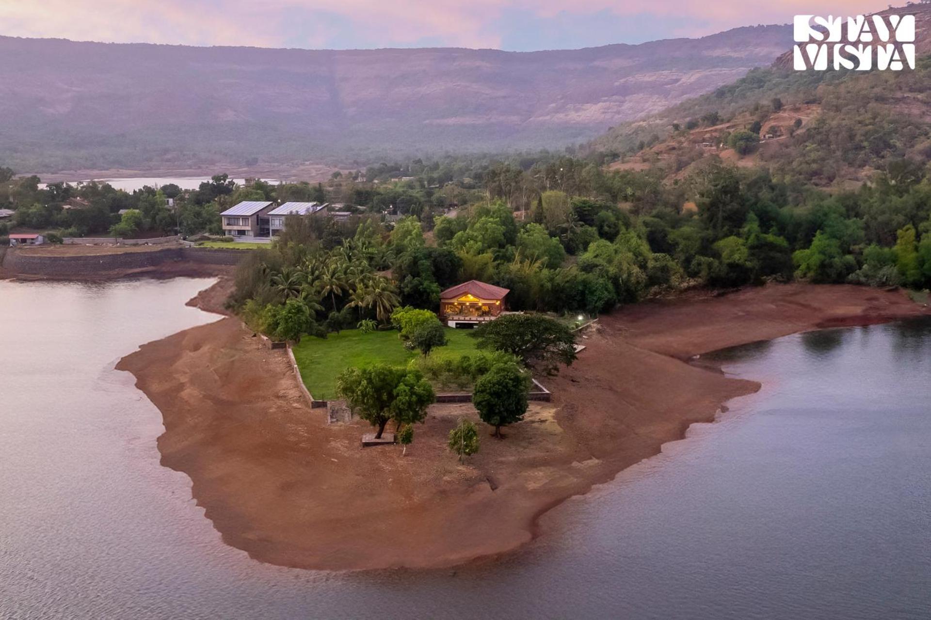 Stayvista At Three Shores With Lake View & Alfresco Dining Khamshet Exteriér fotografie