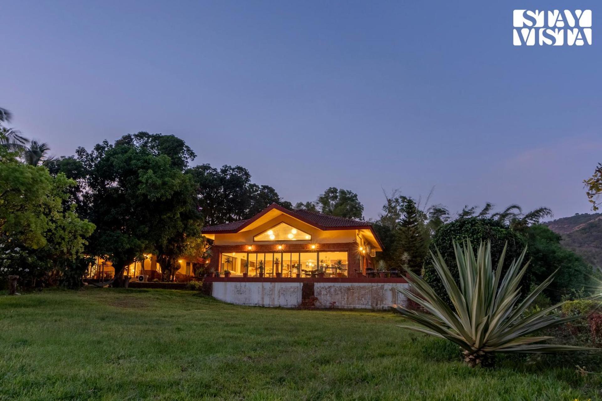 Stayvista At Three Shores With Lake View & Alfresco Dining Khamshet Exteriér fotografie